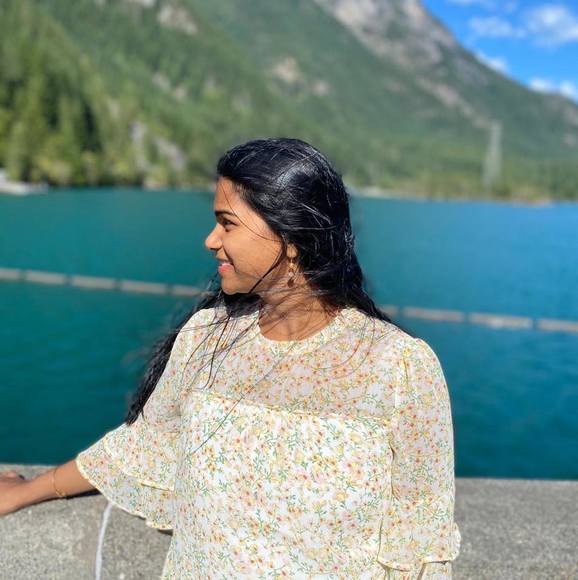 Poshmark profile picture for @sujith